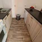 Schoene 2-zi-wohnung Am Tor Zu Stadt Und *