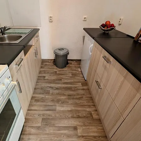 Schoene 2-zi-wohnung Am Tor Zu Stadt Und *