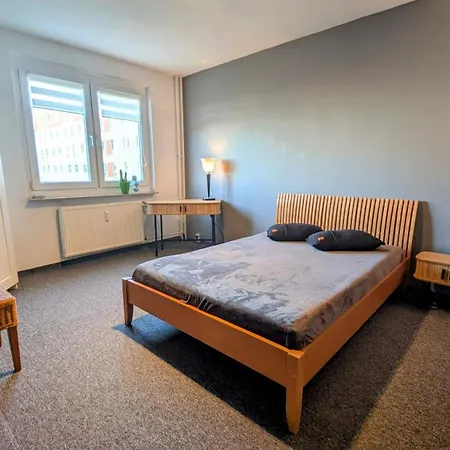 Schoene 2-zi-wohnung Am Tor Zu Stadt Und *