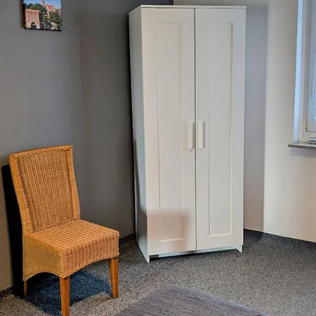 Schoene 2-zi-wohnung Am Tor Zu Stadt Und شقة نيوبراندنبرغ